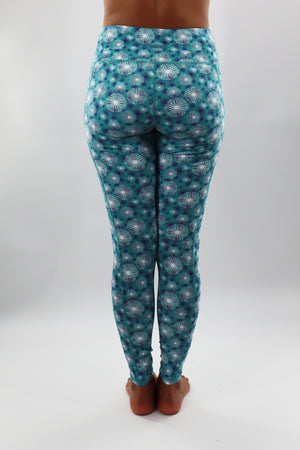 3317 - The Bend Perfect Pocket Legging - Teal/White/Navy Stencil Print